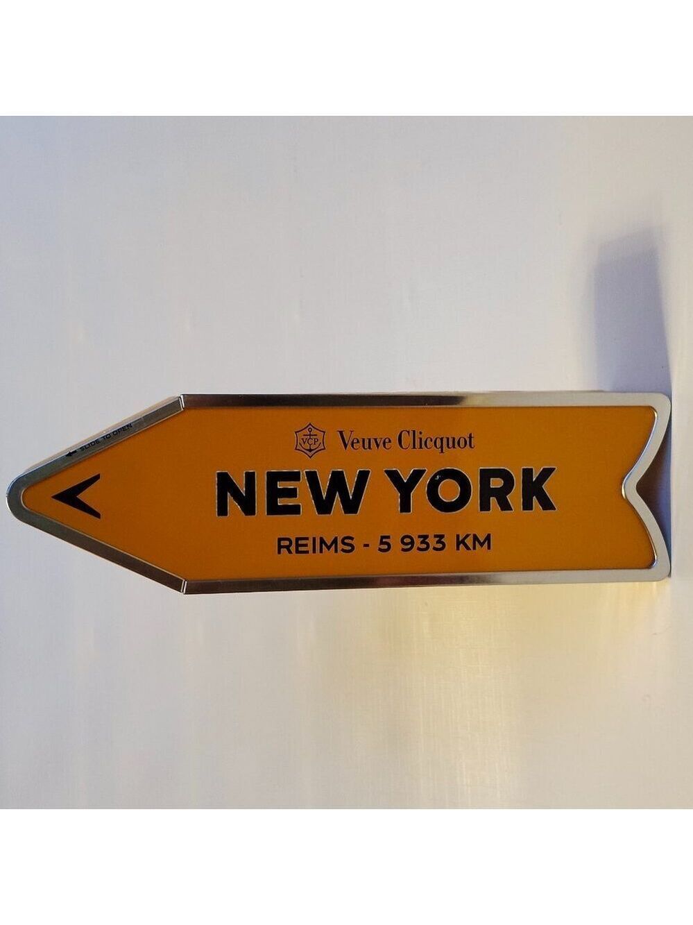 VEUVE CLICQUOT New York Destination Arrow Tin Champagne Tin